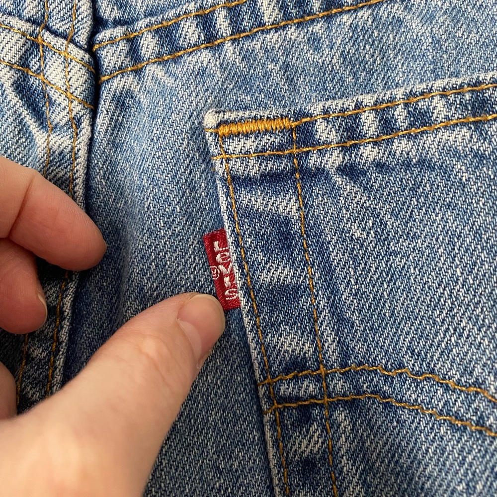 Levi’s Red Tab Vtg Y2K Light Wash Knee Denim Jean Slit Skirt Mom Style Classic 8 - Picture 5 of 9